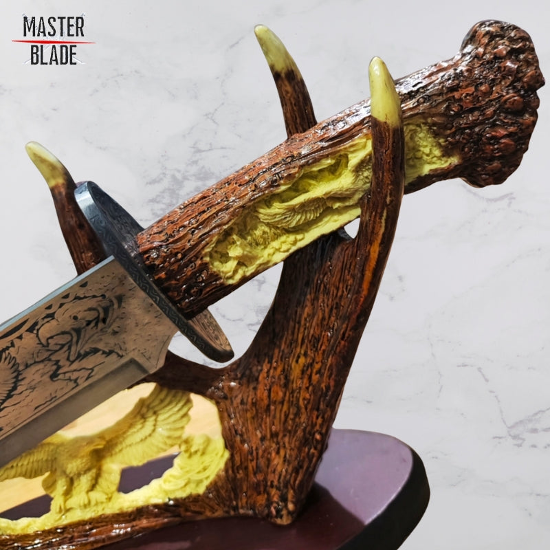 סכין פנטזיה - Eagle Knife Antler Stand